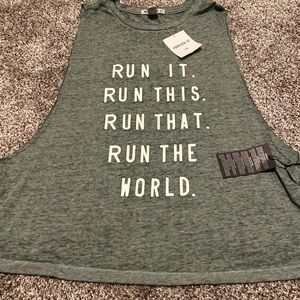 ♦️♦️NWT muscle top